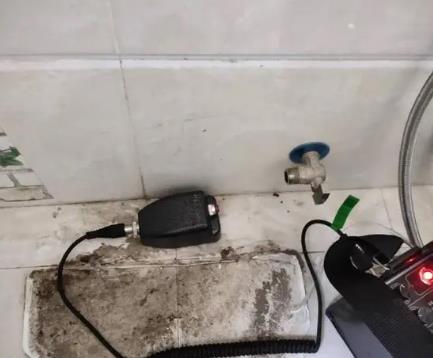 白塔屋顶漏水维修公司分享下卫生间漏水的危害及解决方法